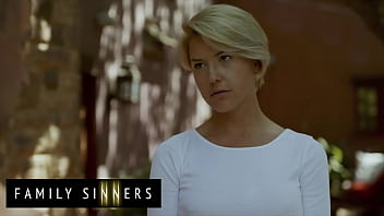 Ibu Tiri Blonde Panas (kit Mercer) Menggoda Dan Bercinta Dengan Anak Tirinya Van Wylde – Dosa Keluarga