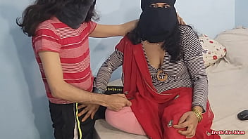 Saya Harap Pacarmu Tidak Terlalu Cantik, Bercinta Dengan Gadis India Yang Seksi Sambil Memakai Hijab Dengan Erangan Merdu Dalam Bahasa Hindi.
