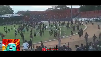 Budaya Hantam Ala Suporter Indonesia
