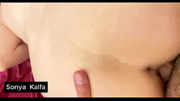 Ibu Tiri Bergoyang Usai Mandi