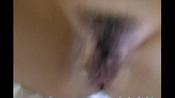 Gadis Thailand Mungil Berbulu Dientot Dan Diberi Cumshot