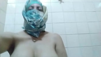 Ibu Muslim Arab Asli Bermasturbasi Hingga Orgasme Ekstrem Di Kamera Hijab Porno Dan Memperlihatkan Kaki