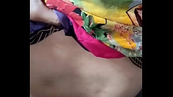 Wanita India Desi Dari Desa Buang Air Kecil Di Luar