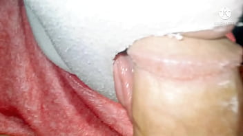 Teman Perempuan Berkerudung Menghisap Kemaluanku Dan Menelan Semua Air Maniku