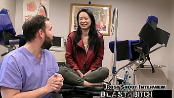 Payudara Zoe Lark Dibanjiri Sperma, Versi Pov