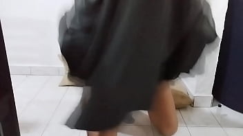 Ibu Tiri Muslim Arab Amatir Menggunakan Mainan Seks Anal Dan Mengeluarkan Cairan Dengan Cadar Hitam Di Webcam