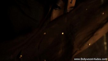 Gadis India Yang Cantik Menggoda Dan Menari