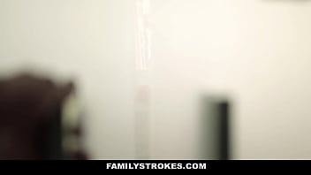 Maya Farrell, Saudara Tiri Yang Ingin Bercinta Dengan Kakak Tirinya – Familystrokes