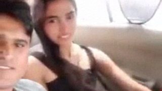 Gadis Kuliah Delhi Sajeetha Berhubungan Intim Di Mobil