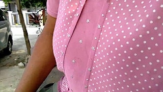 Memegang Payudara Istri