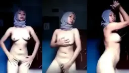 Tarian Erotis Dengan Hijab Dan Rambut Kemaluan