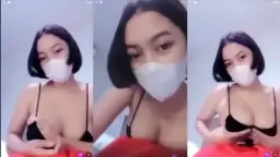 Desti Rambut Pendek Remas Payudara