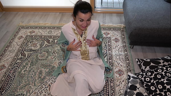 Ibu Tiri Arab Berpantat Besar Dan Anak Tirinya – Film Dewasa Arab – Adegan Intim Arab Baru Dan Nyata
