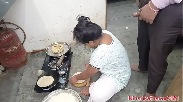 Ibu Tiri India Berhubungan Intim Di Dapur