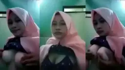 Jilbab Yang Menonjolkan Payudara Besar
