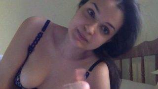 Nri Memberikan Blowjob Dan Handjob Yang Seksi