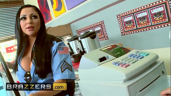 Audrey Bitoni, Honey White, Dan Johnny Sins Dalam Adegan Seragam Di Boston Cream – Brazzers