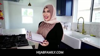 Istri Berhijab Tebal Tokyo Lynn Tak Kuasa Menahan Nafsu Suami Yang Menggebu