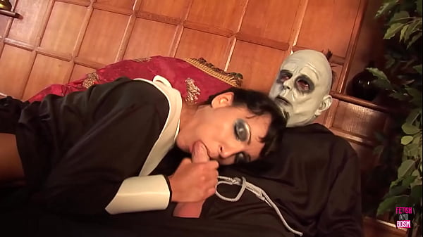 Video Retro Keluarga Addams Yang Panas Penuh Aksi Ranjang Liar Bergairah