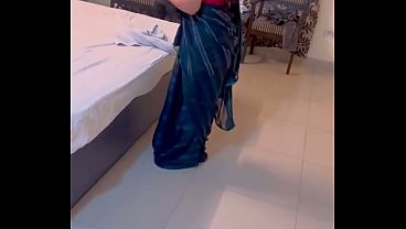 Birahni Chut Ke Pyaase Launde Ne Garm Desi Ladki Ko Chod Ke Rakh Diya