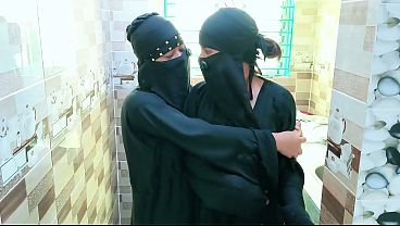 Dua Bhabhi Seksi Menggila Di Dapur