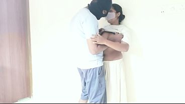 Adik Tiriku Yang Panas Pengen Digituin Buritan Ketatnya Sama Kontol Gede