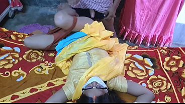Desi Indian Tiri Adik Perempuan Dientot Memek Ketatnya