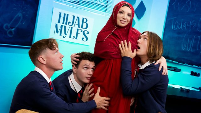 Butuh Wanita Sejati Untuk Melayani Tiga Pria Sekaligus Dengan Berhijab