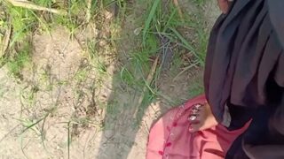 Paman Mesum Ngentot Bibi Di Alam Terbuka Dalam Video Desi