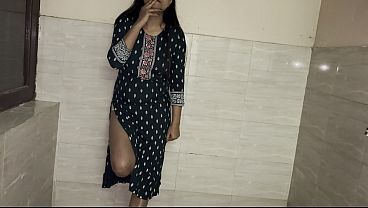 Devar Nangkep Bhabhi Lagi Ngerokok Sendirian, Tiap Hari Bhabhi India Ini Ditidurin Dan Dientot Habis-habisan Sama Devar