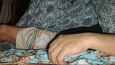 Mama Tiri Gue Malem Ini Kasih Kenikmatan Gila, Gue Masukin Dua Jari Ke Memeknya Sampe Muncrat Keluar.