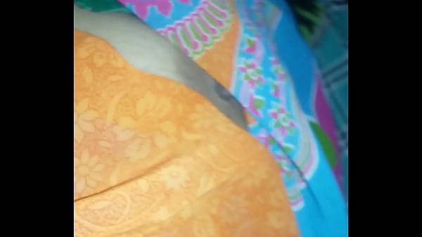 Gadis India Dengan Pantat Yang Menggoda