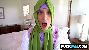 Horny Hijabi Ngena Kontol Pertama Kali Bareng Izzy Lush Sama Donnie Rock