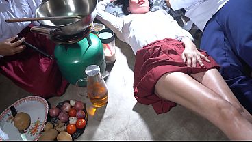 Dapur Xxx India, Mbak Tiri Desi Lagi Masak, Bikin Ngaceng Di Dapur, Adegan Panas Step Sister Desi.