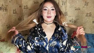 Gadis Gemoy Rusia Paha Gede Mainin Memek Sempitnya Sambil Dildo Nancep Di Dalem