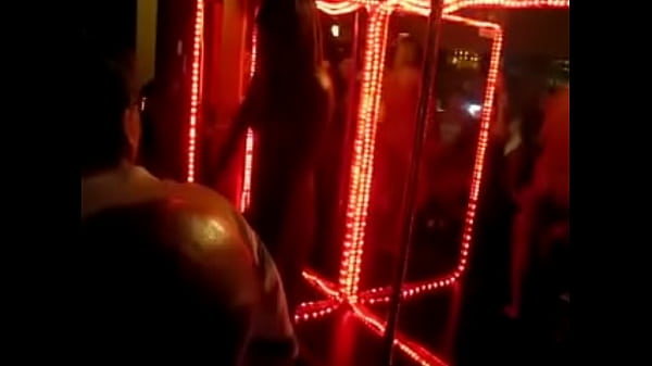 Ngemong Striptis Di Thailand, Bikin Meleleh Dari Ujung Rambut Ke Ujung Kaki.