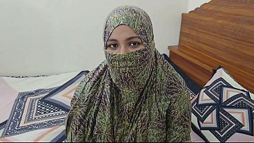 Ngencengin Temen Hijab Yang Lagi Sange Berat