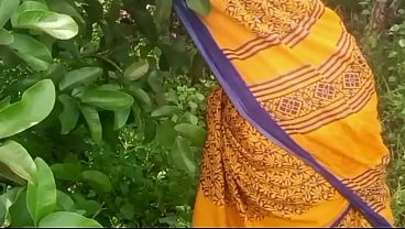 Cantik Desa India, Aunty Sangek Nungguin Kontol Di Kebun