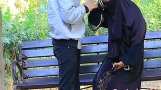 Pria Nyelametin Janda Muslim Seksi, Langsung Ngewein Dia.