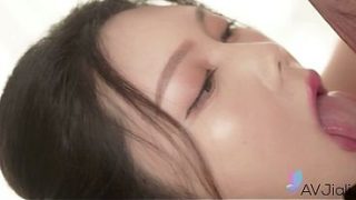 Cewek China Seksi Ban Ban Digenjot Keras Sampai Meraung.