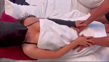Desi Indian Bhabhi Lagi Digenjot Keras Sama Adik Ipar, Memeknya Rapet, Video Bokep Viral Bikin Ngilu Suara Hindinya.
