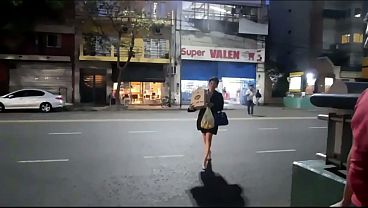 Di Tengah Pandemi Dan Hebohnya Rock And Roll, Pas Karantina Ketat, Nyokap Temenku Pergi Ke Supermarket, Muka Dia Bikin Dua Jenis Orang Laki-laki Ngebet