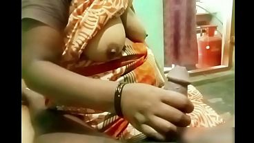 Cewek India Pegang Kontol Bocah Sampe Kenceng