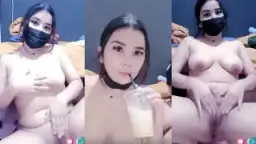 Maliss Bugil, Goyangin Tuh Omek Biar Makin Basah.