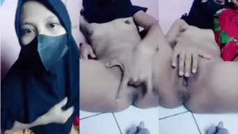 Ukhti Kesepian Mainin Barang Sendiri Saking Kangennya Ditinggal Suami Pergi Jauh