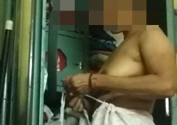 Video Bugil Total Gaya Solo Si Mami Tamil Yang Bikin Panas.