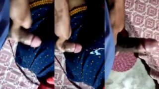 Video Lokal: Cewek Tua Diguyur Air Mani Di Pantatnya